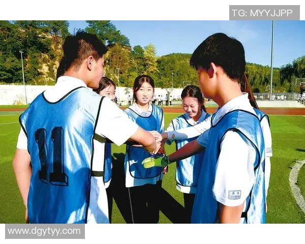 最新跑男足球明星齐聚一堂展现球技与幽默魅力的精彩瞬间